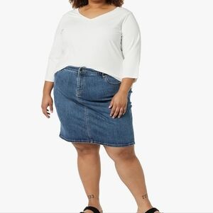 Amazon Essentials Women's Classic 5-Pocket Denim Skirt Sz 38 PLUS